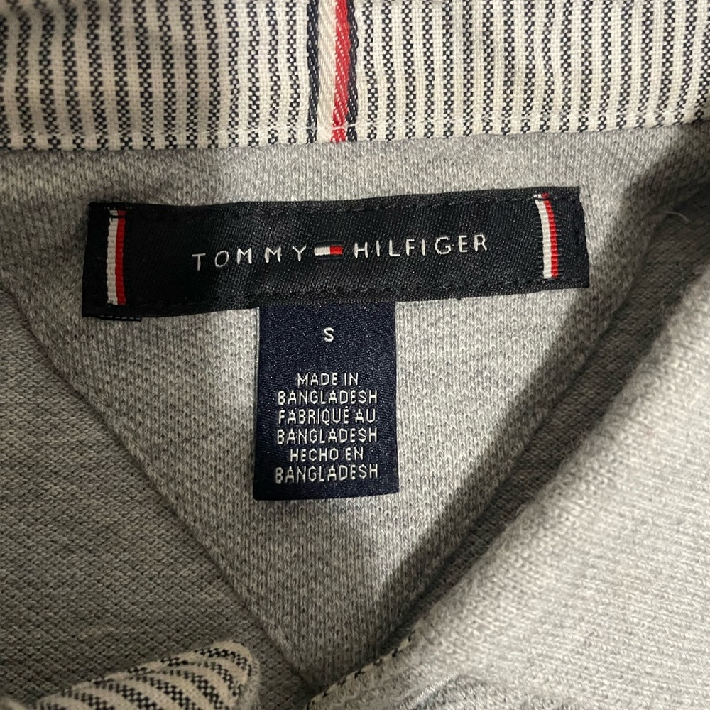 Tommy Hilfiger T shirt